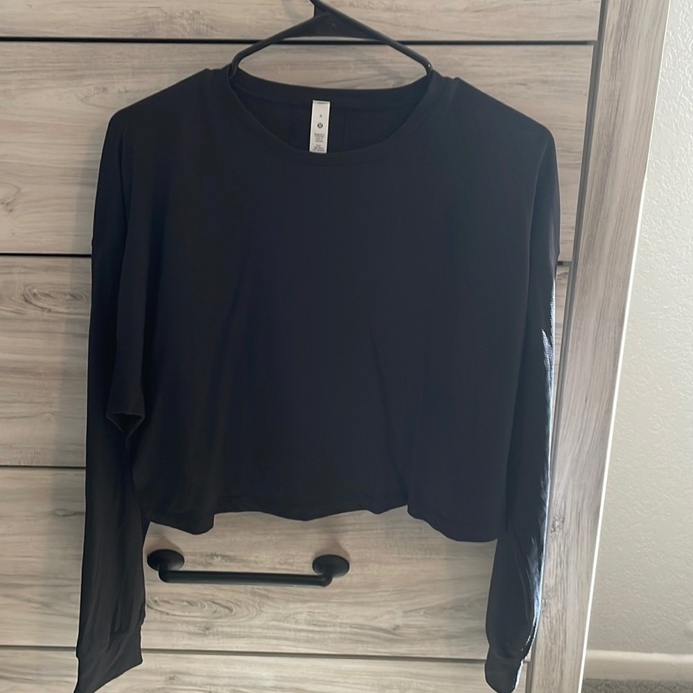 lululemon athletica Black Long-Sleeve Cropped Top